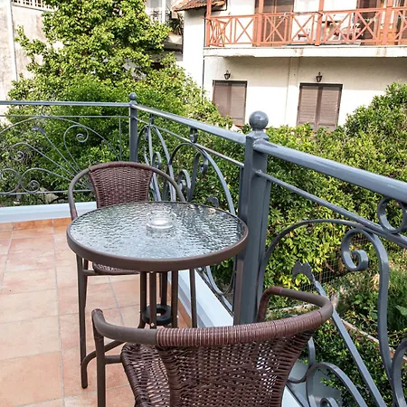 Olivine Apartment *